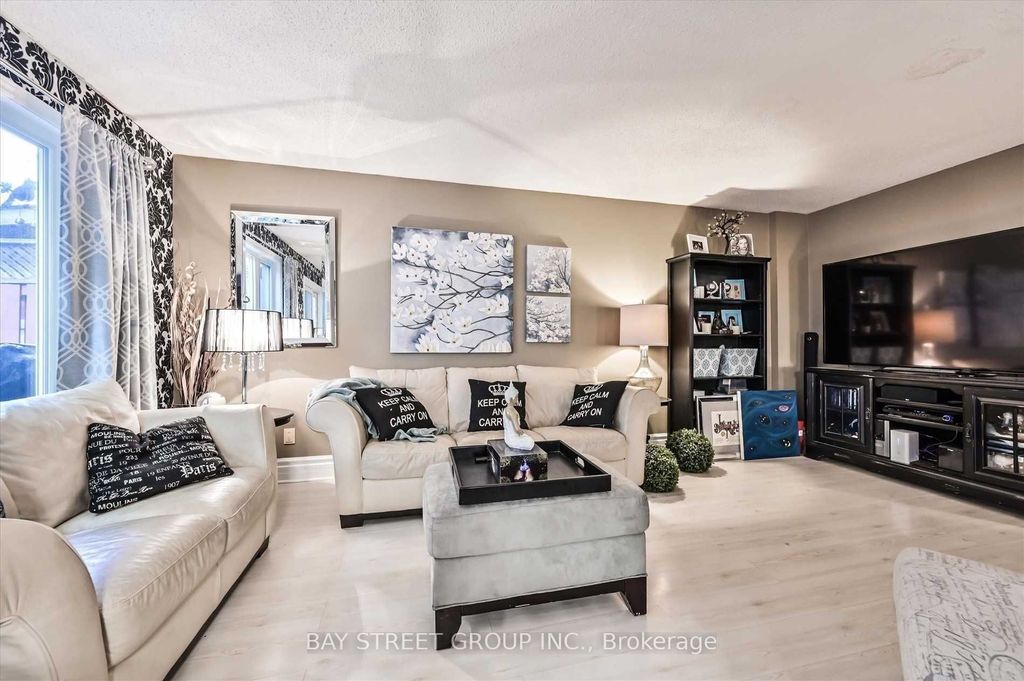 Photo of 39 Barrington Crescent, Brampton, ON L6Z 1N2 (MLS # W12764768)