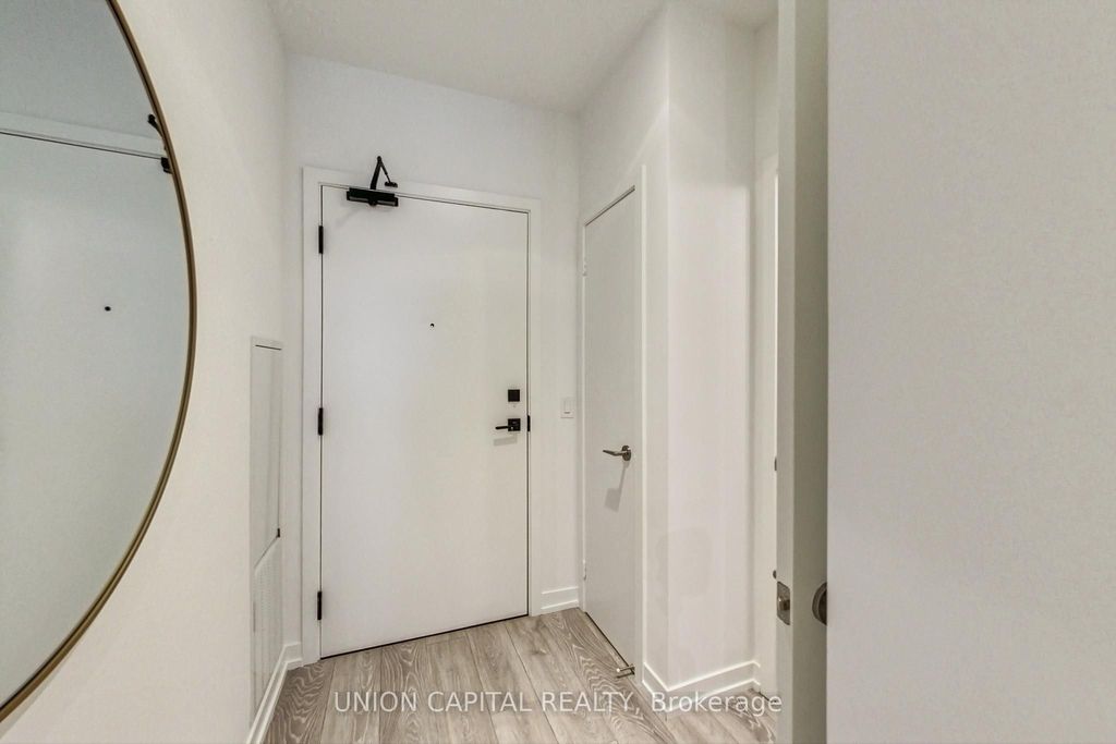 Photo of 55 Mercer Street #611, Toronto, ON M5V 0W4 (MLS # C12534750)