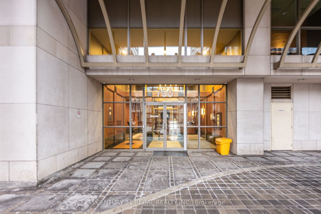 Photo of 750 Bay Street #1803, Toronto, ON M5G 1N6 (MLS # C12912348)