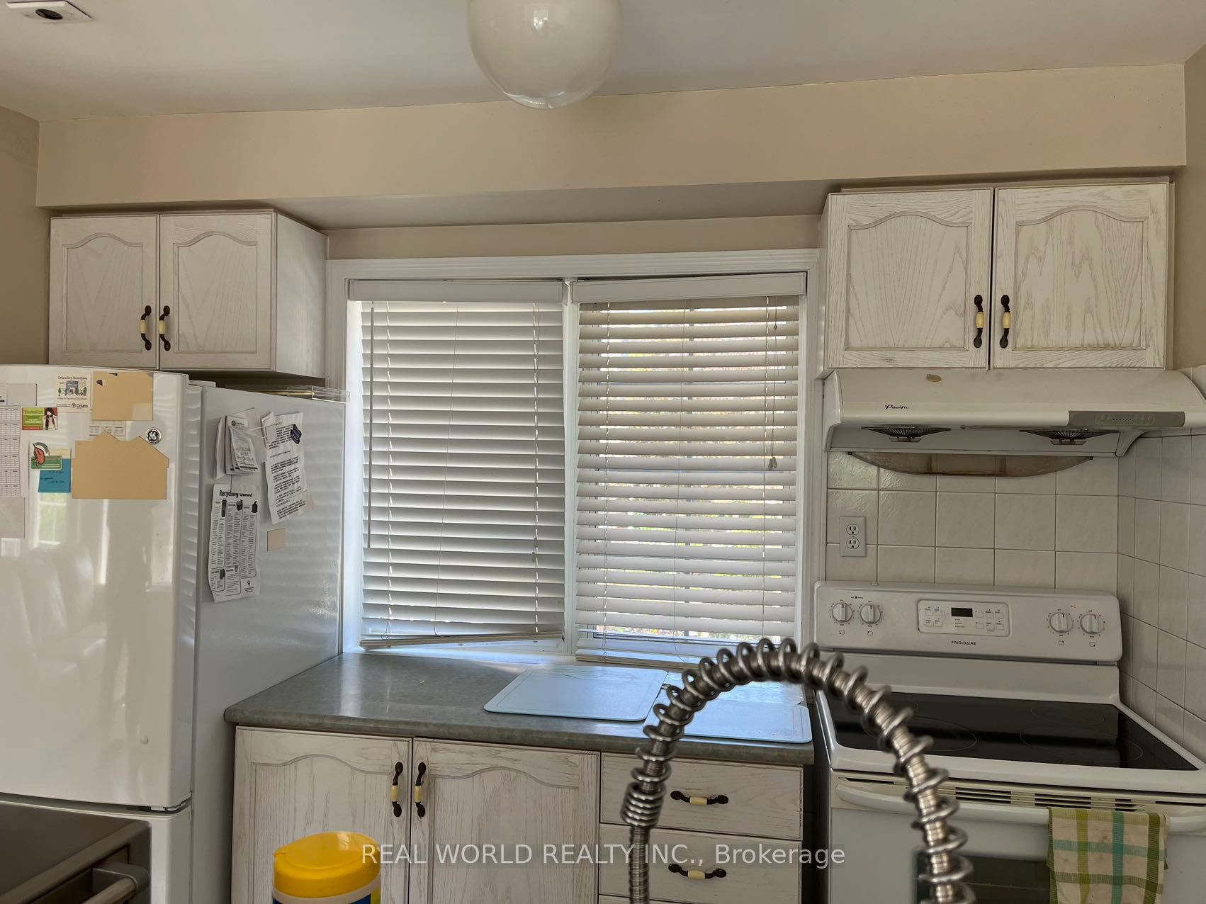 8 Cox Boulevard 13