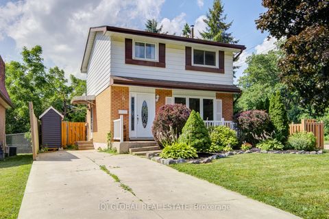 Photo of 6 Arrowhead Crescent, Kitchener, ON N2P 1B9 (MLS # X12683724)