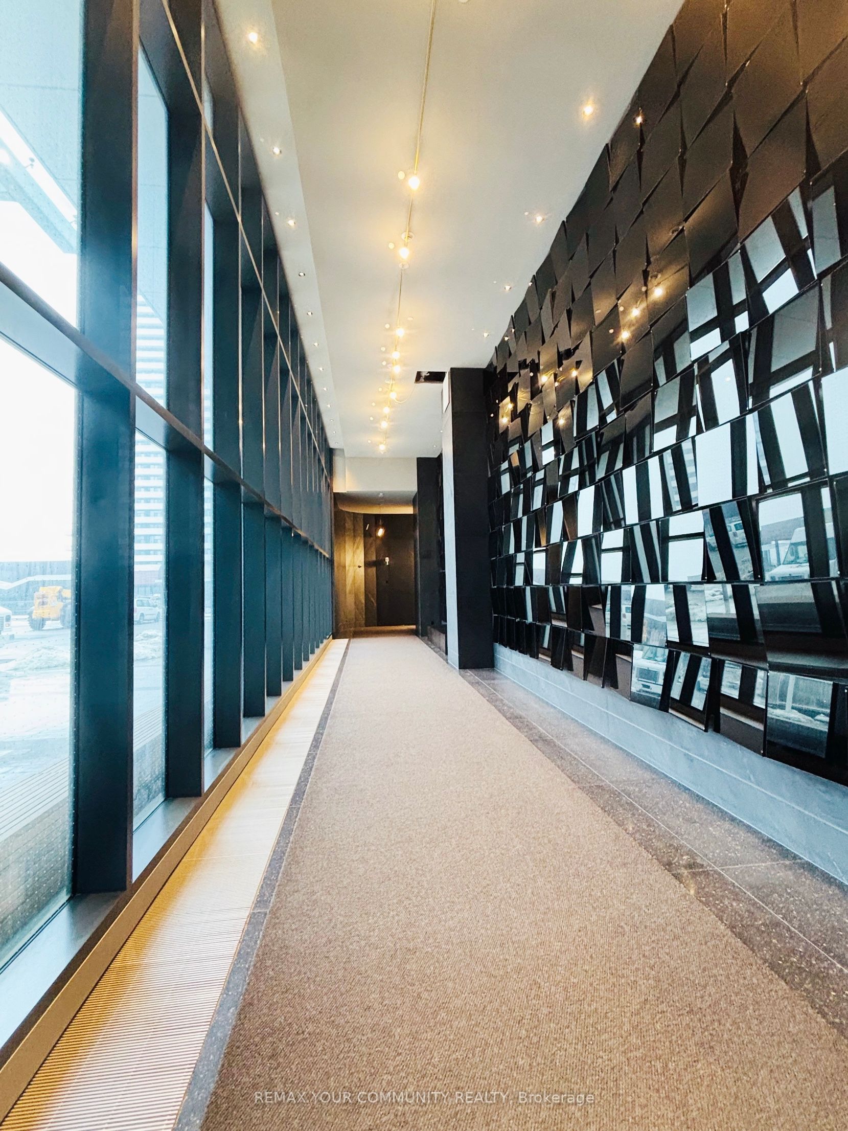 8 interchange Way 4211