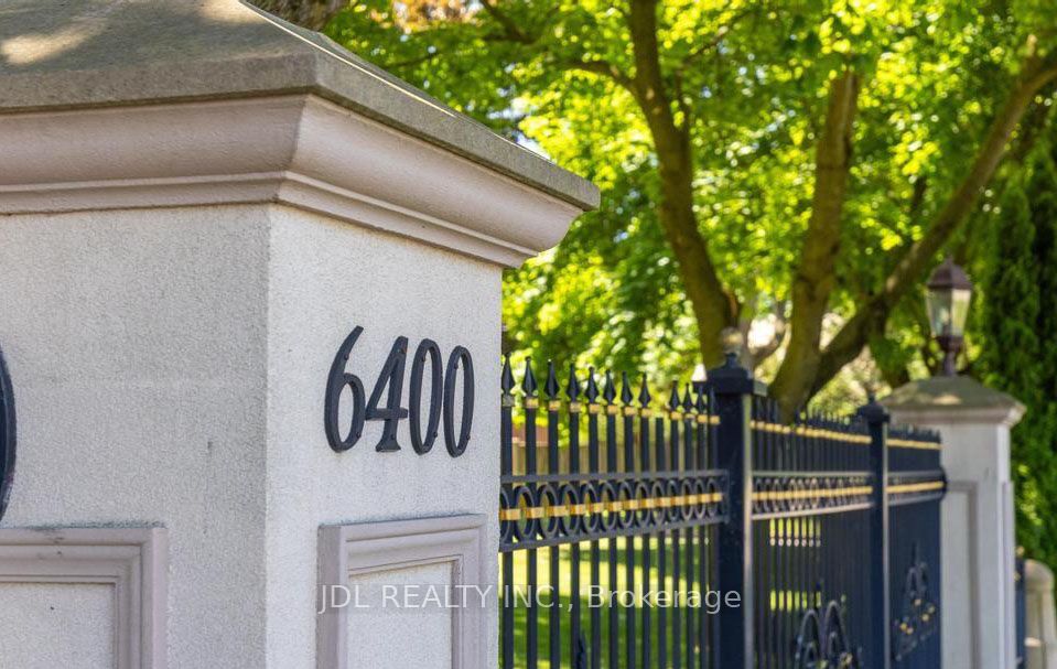 Photo of 6400 Huggins Street #908, Niagara Falls, ON L2J 3G5 (MLS # X13749398)
