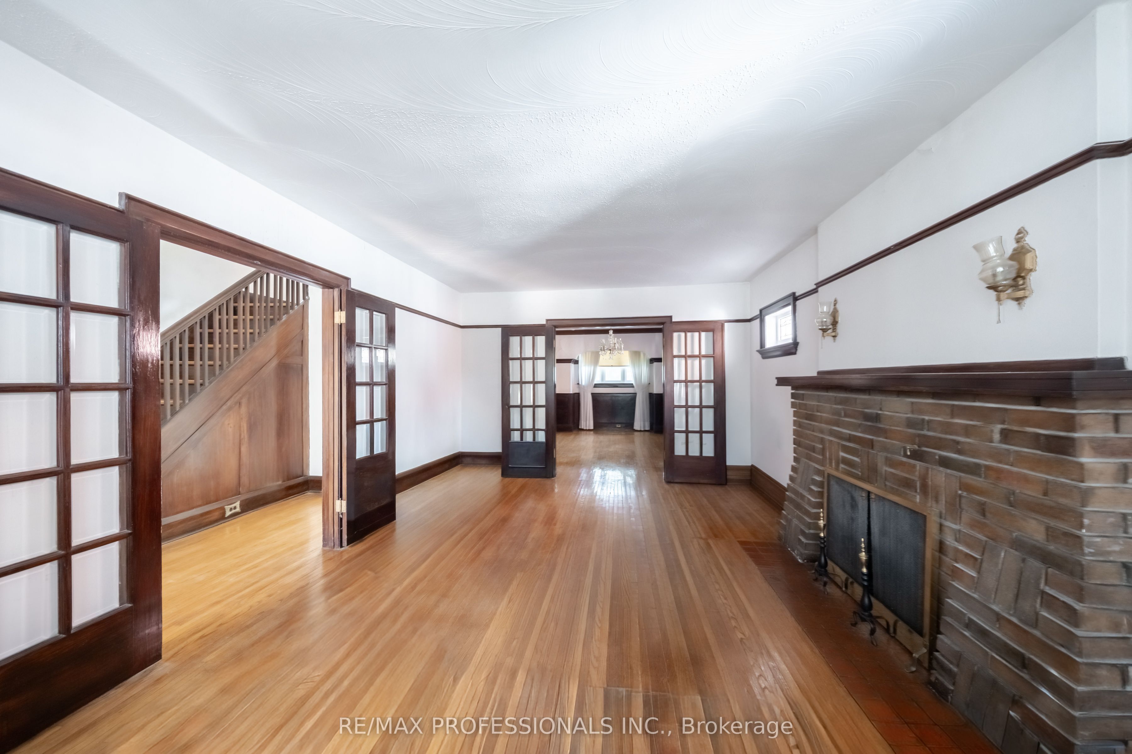 24 Queens Avenue