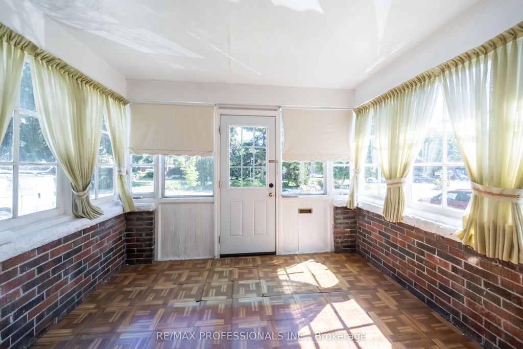 Photo of 24 Queens Avenue, Toronto, ON M8V 2N1 (MLS # W12385446)