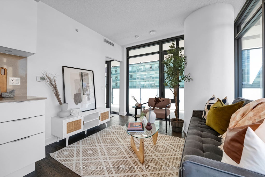Photo of 25 Richmond Street E #1212, Toronto, ON M5C 0A6 (MLS # C13867930)