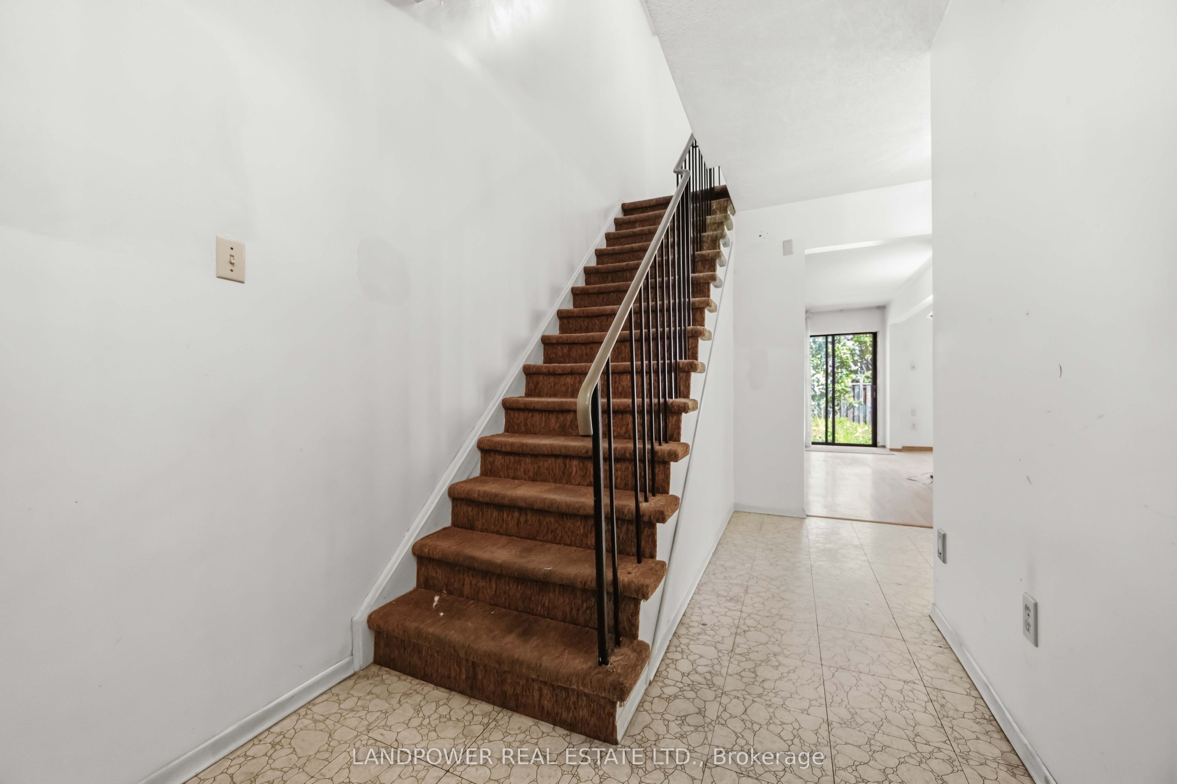 85 Tangmere Crescent