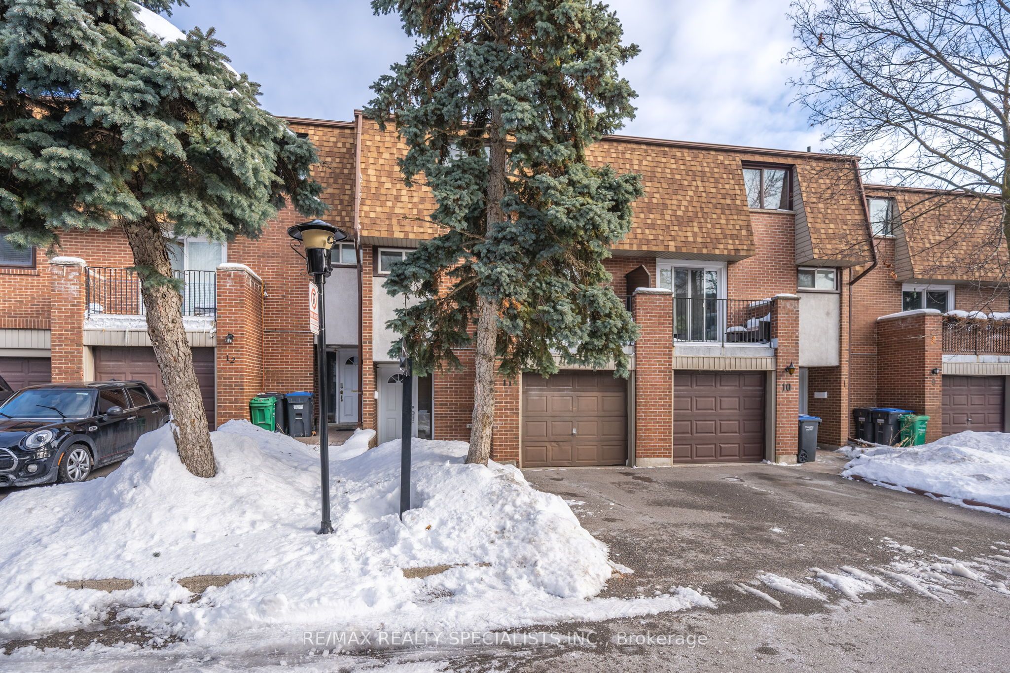 1051 Cedarglen Gate 11