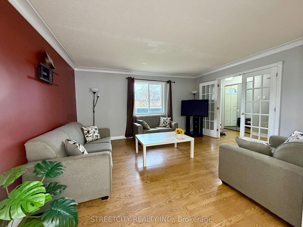 Photo of 1508 Len Avenue, Sarnia, ON N7S 3N1 (MLS # X12561278)