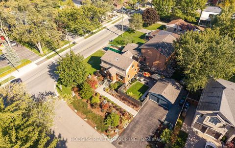 1319 Lakebreeze Drive Mississauga ON L5G 3W7