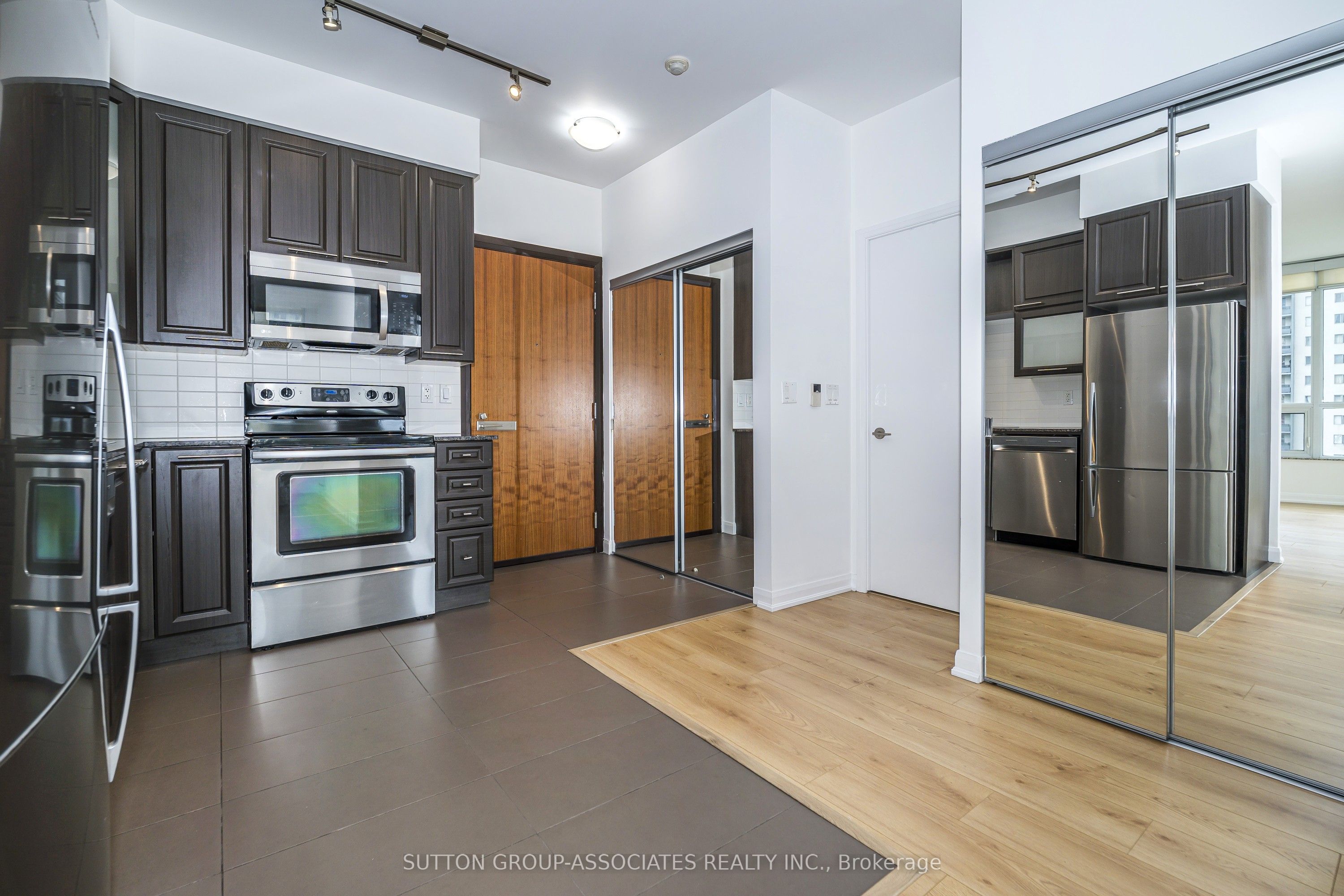 500 Sherbourne Street 703