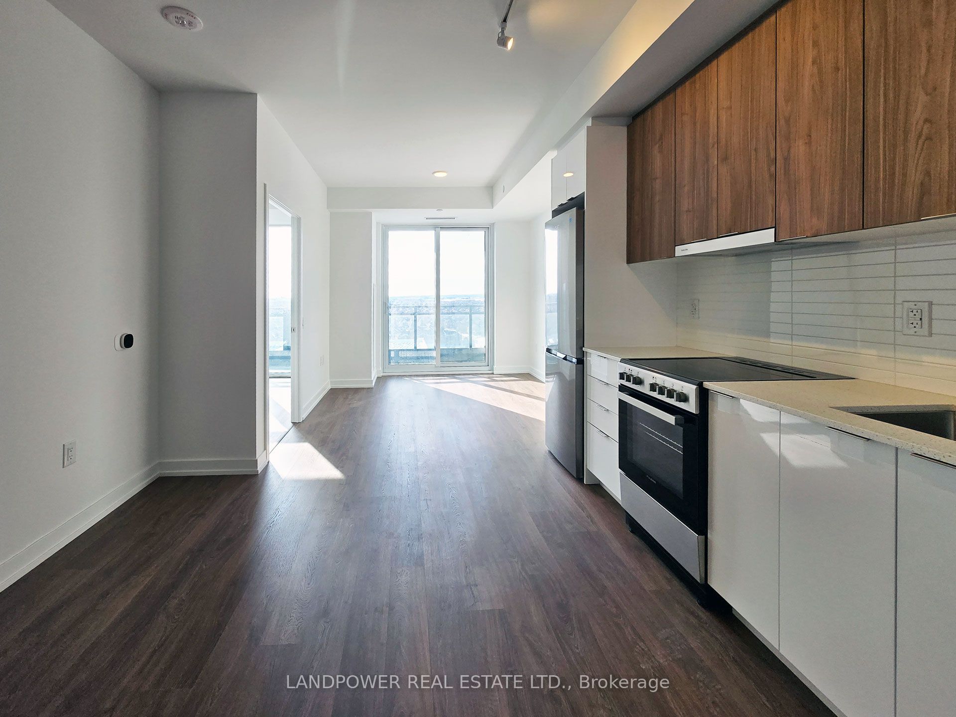 9763 Markham Road 1607