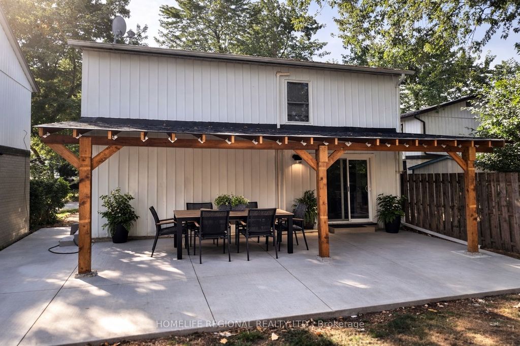 Photo of 26 Garrison Square, Brampton, ON L6S 2H3 (MLS # W12844320)