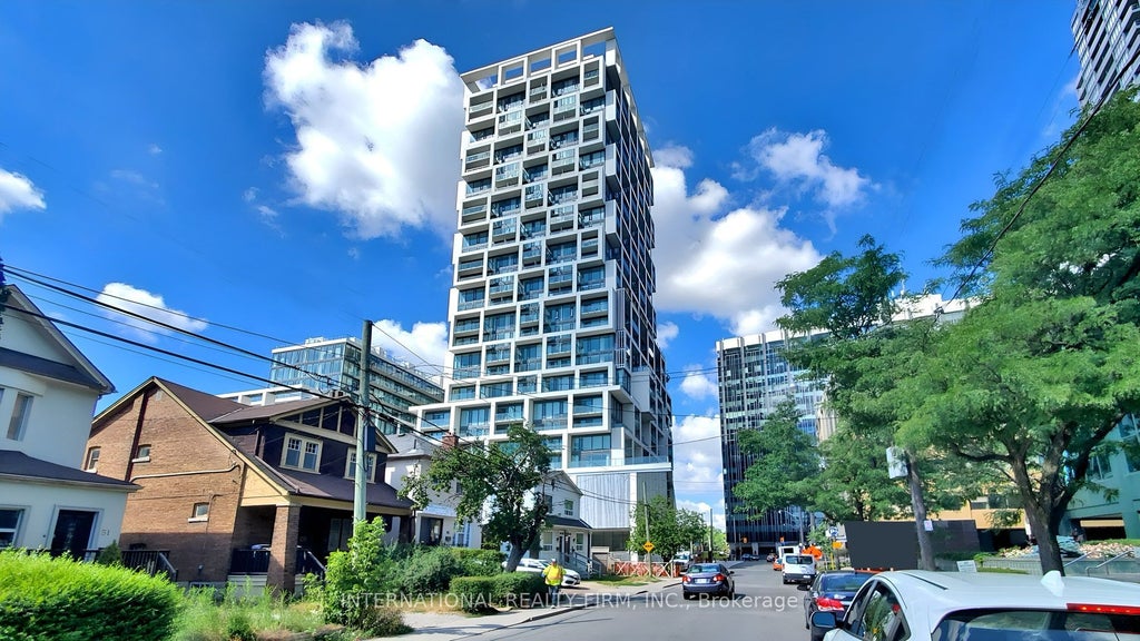 Photo of Toronto, ON M4S 1B0 (MLS # C14105248)