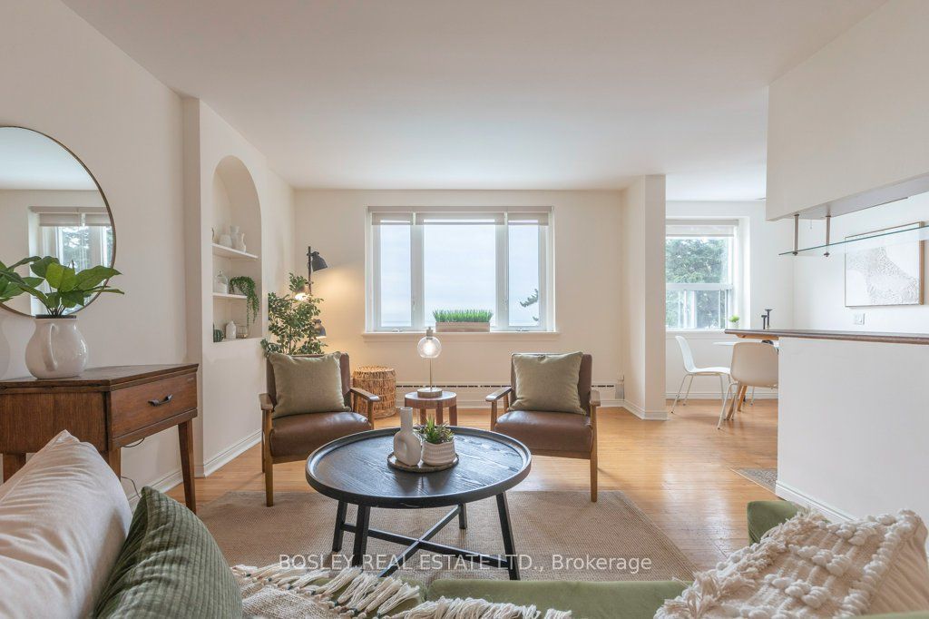 Photo of 2693 Lakeshore Boulevard W #1, Toronto, ON M8V 1G6 (MLS # W13875626)
