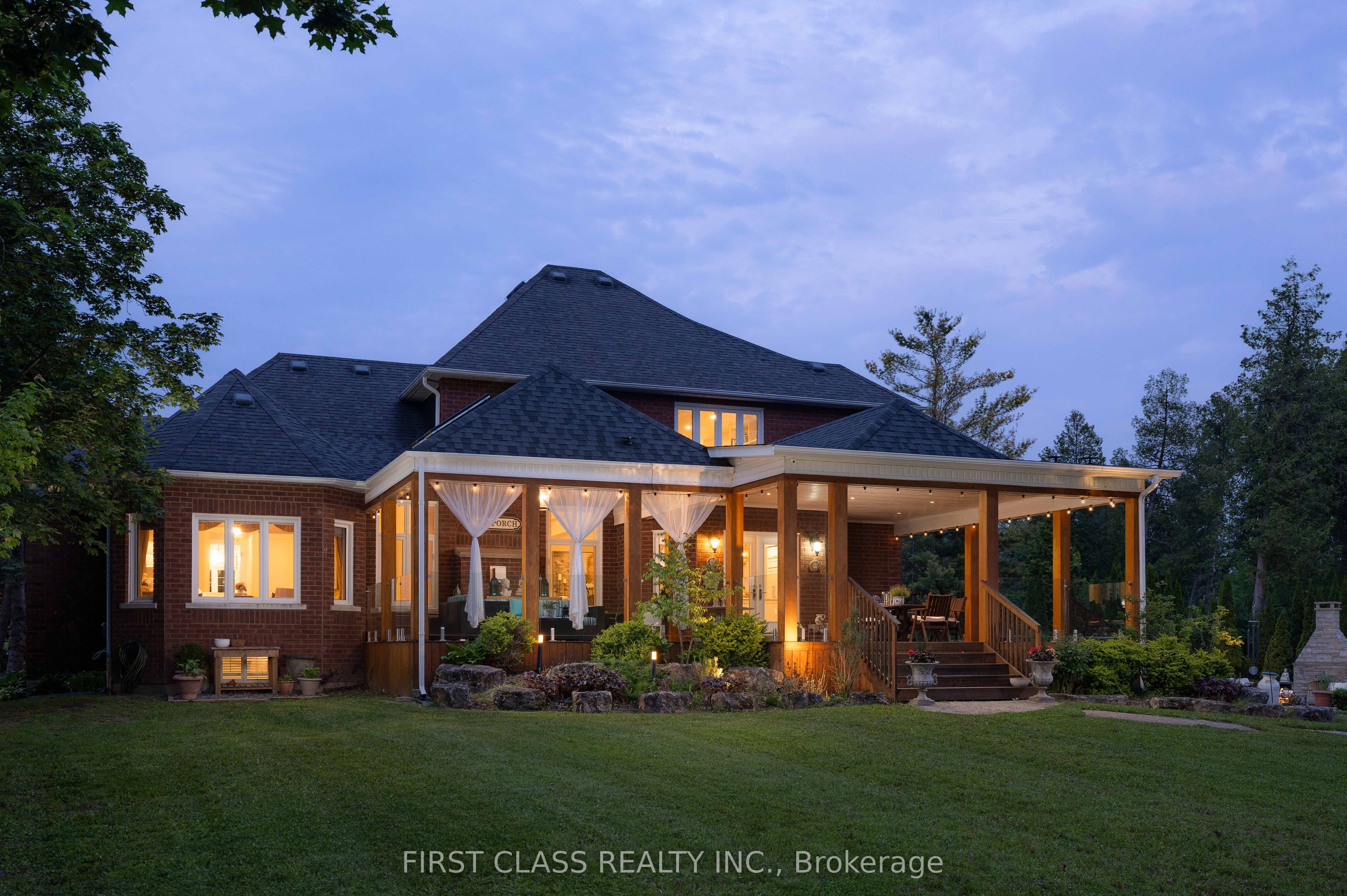 2 Vanvalley Drive