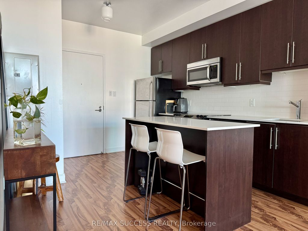 Photo of 1171 Queen Street W #1605, Toronto, ON M6J 0A5 (MLS # C12478493)