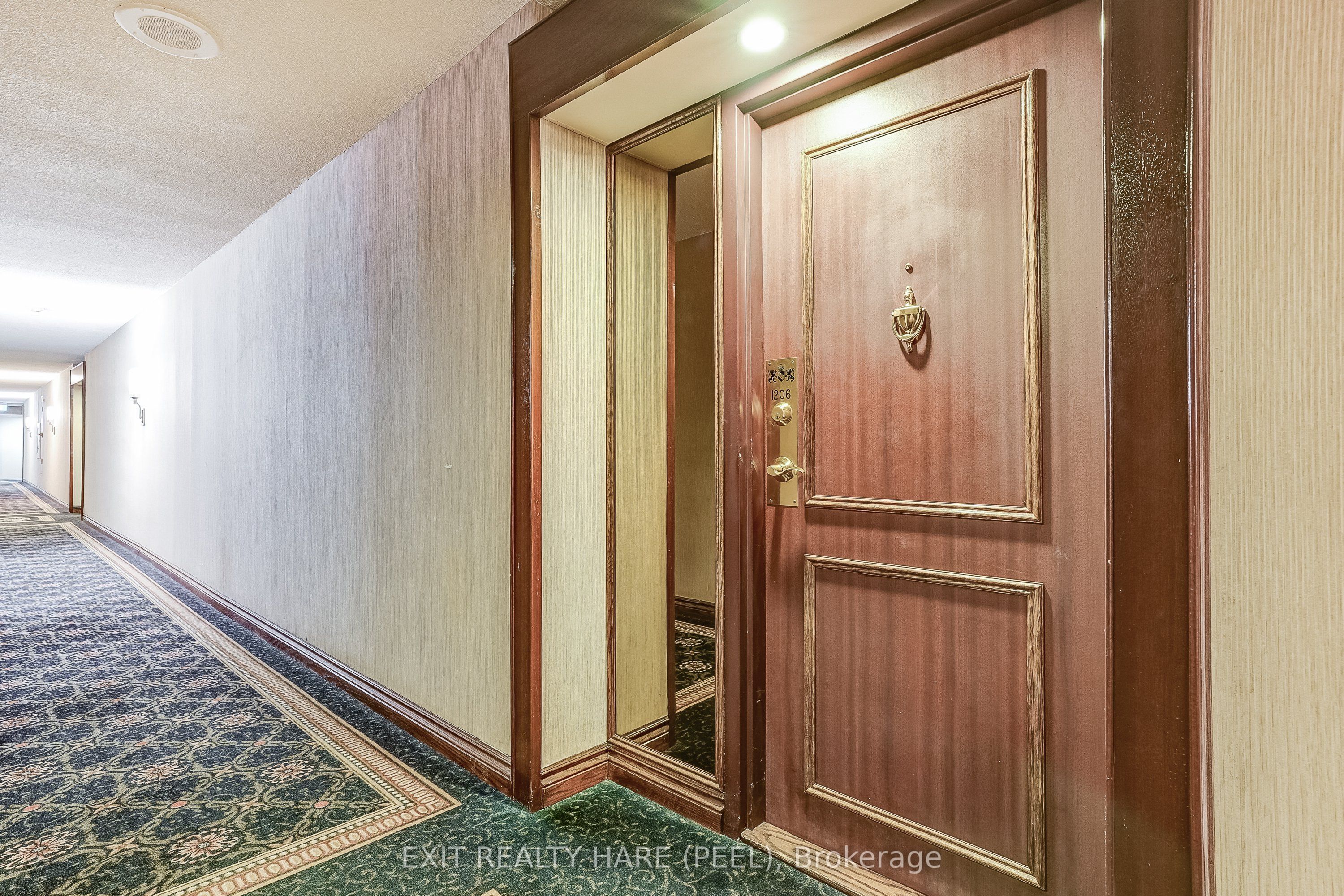 100 County Court Boulevard 1206
