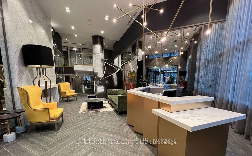 Photo of 395 Dundas Street W #LPH13, Oakville, ON L6M 4M2 (MLS # W12693984)