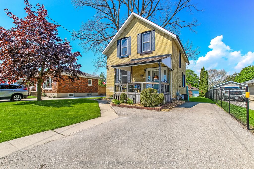 Photo of 84 East Park Drive, Woodstock, ON N4S 3N2 (MLS # X13155858)
