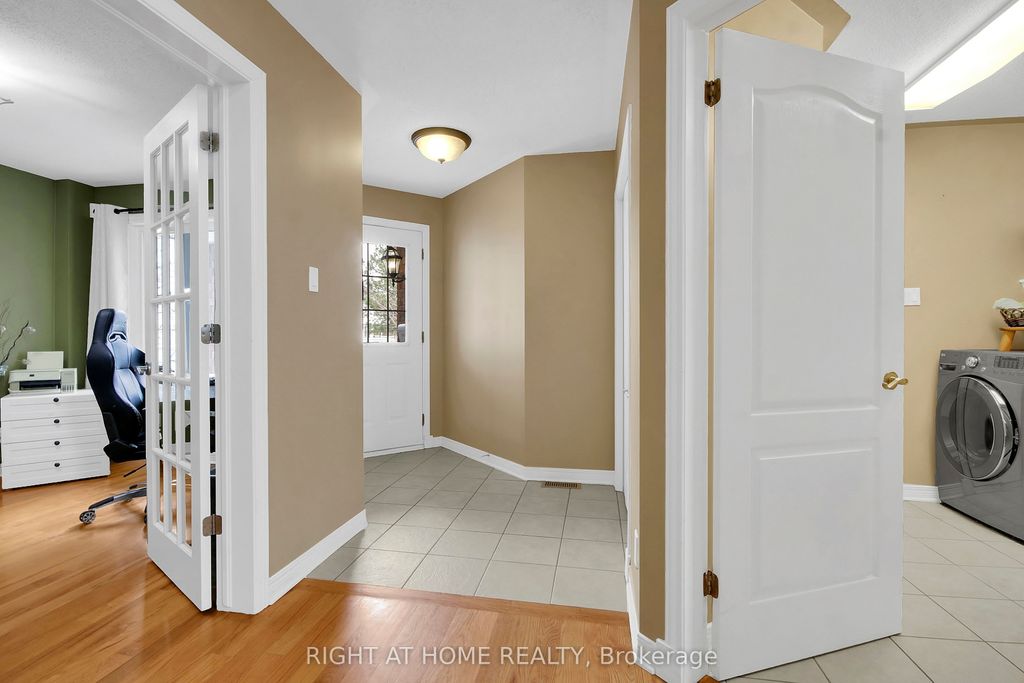 Photo of 4162 Wolfe Point Way, Blossom Park - Airport and Area, ON K1V 1P5 (MLS # X13066012)