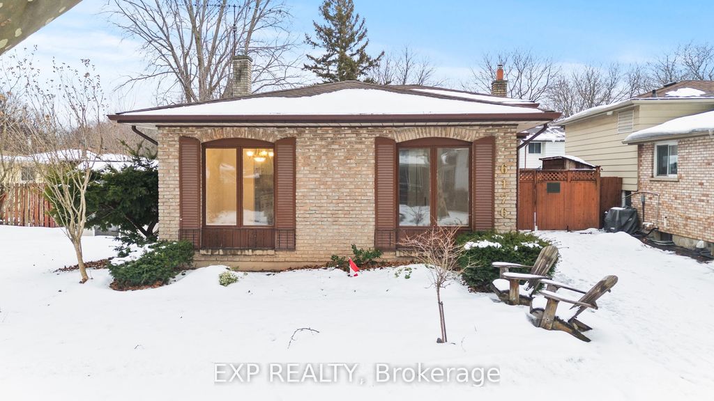 Photo of 6176 Johnson Drive, Niagara Falls, ON L2J 3J5 (MLS # X12825598)