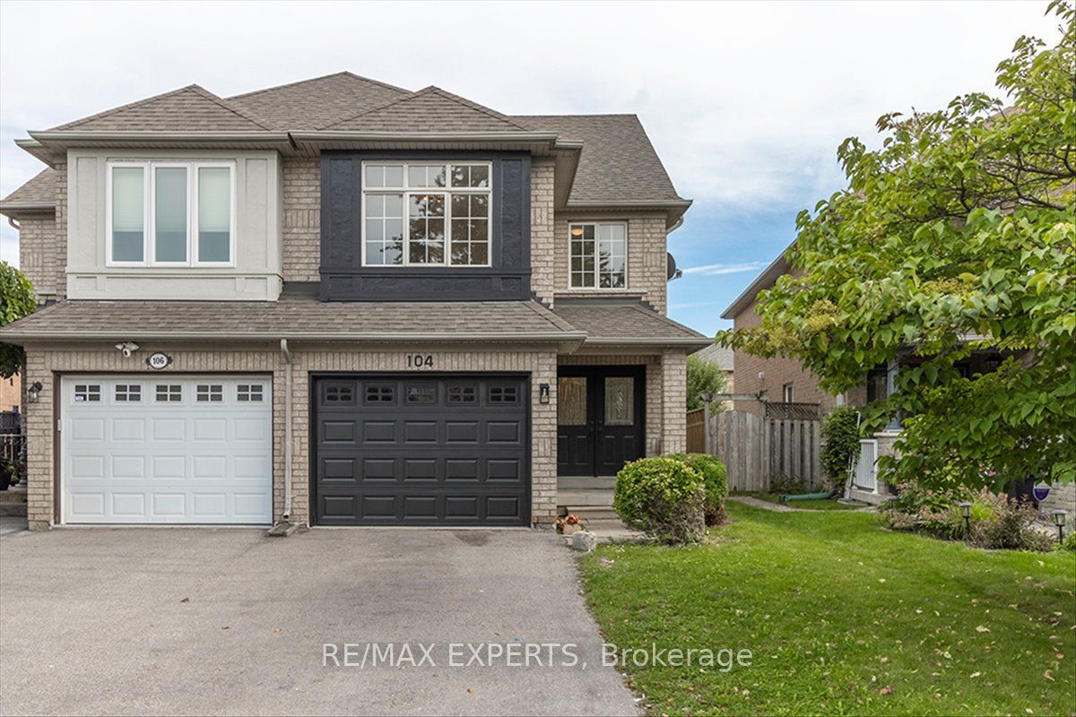 104 Echo Ridge Crescent