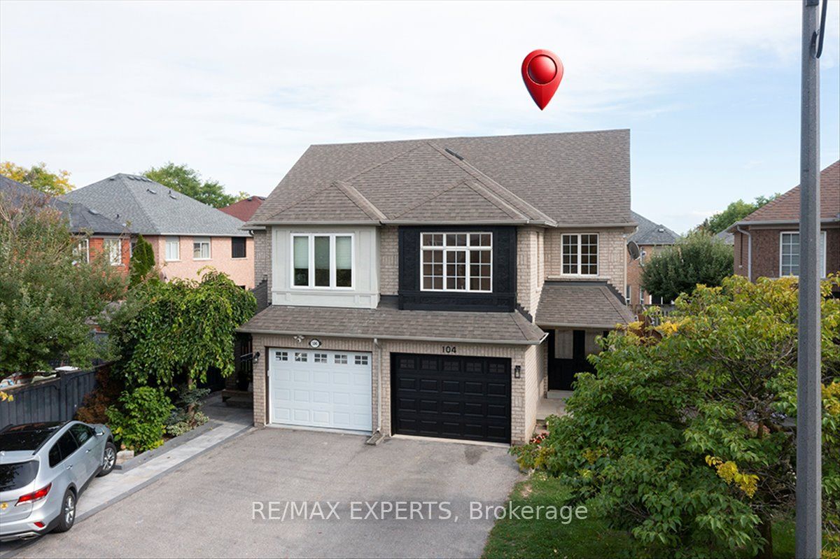 104 Echo Ridge Crescent