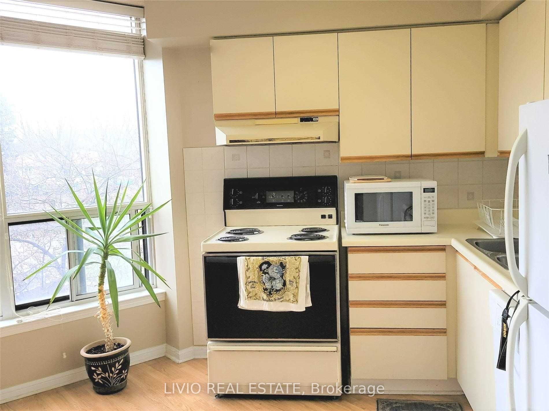 10 Laurelcrest Street 310