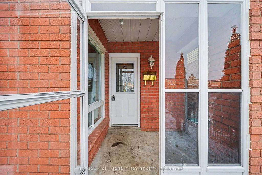 Photo of 29 Baltimore Road, Barrie, ON L4M 5M6 (MLS # S12587474)