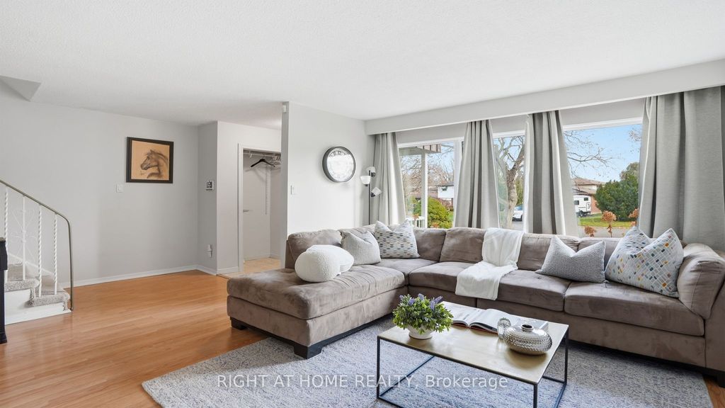 Photo of 408 Camelot Court, Oshawa, ON L1G 6P7 (MLS # E12587876)