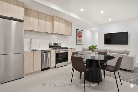 28 Salem Avenue 4 Toronto ON M6H 3C1