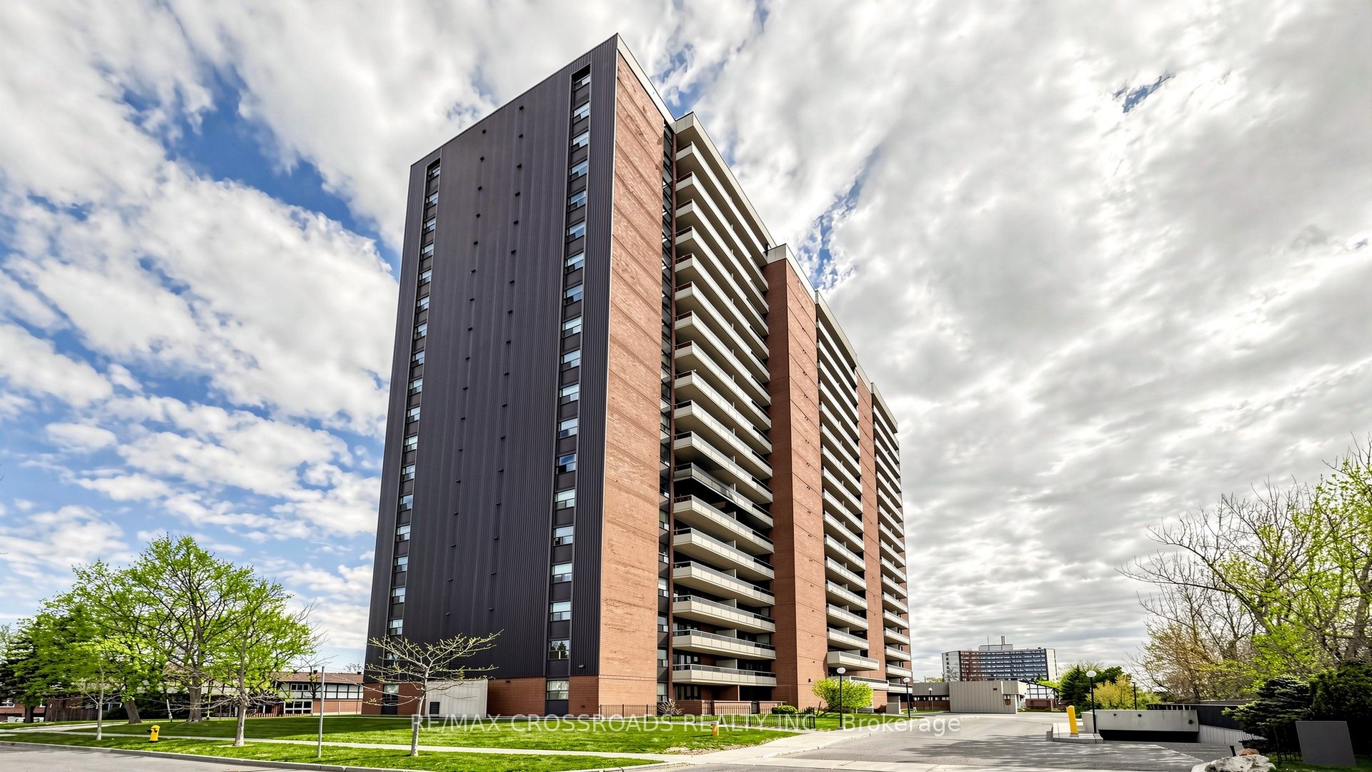 Photo 1 of 41 — 15 Torrance Road 411, Toronto, ON M1J 3K2