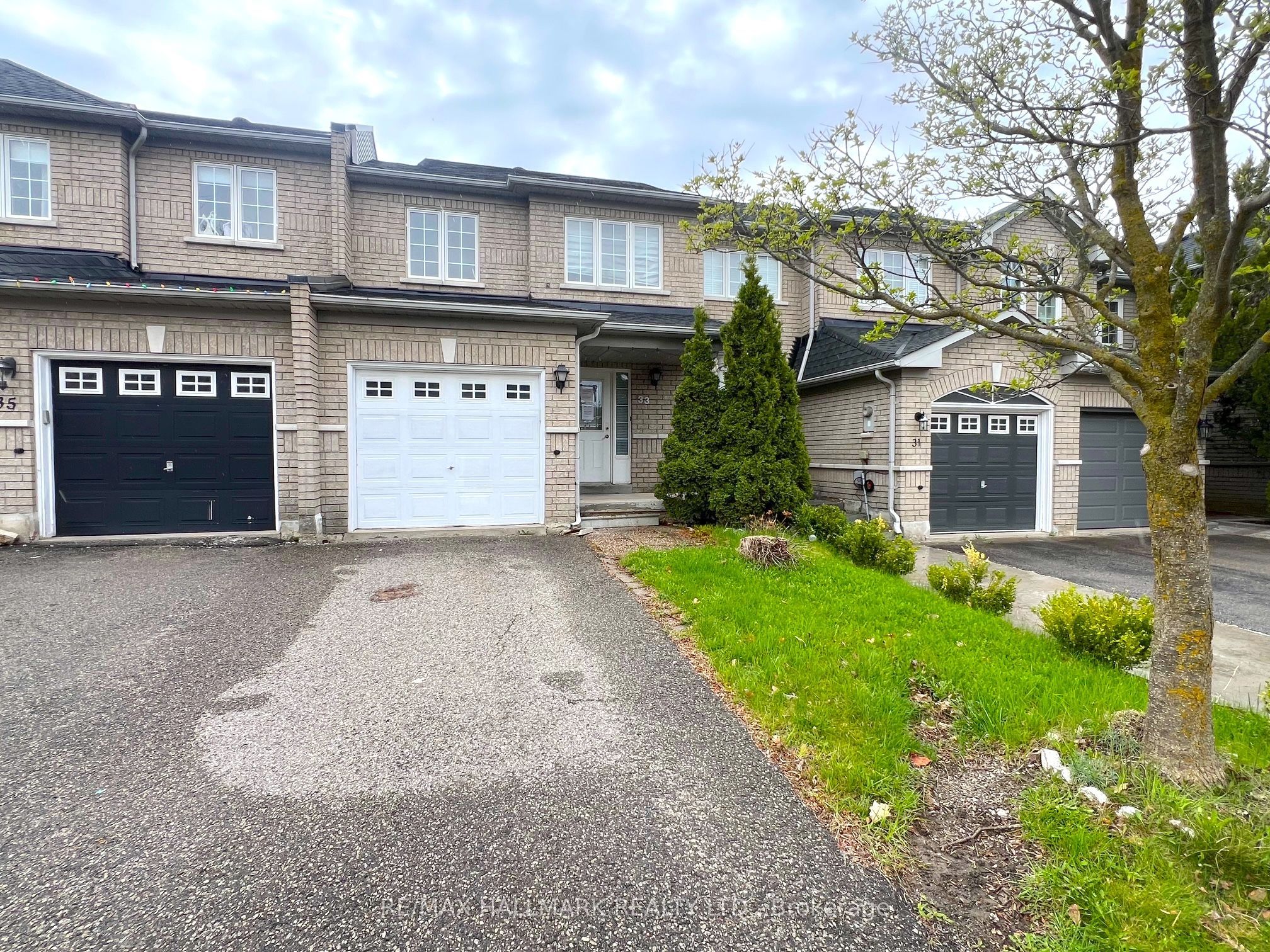 33 Lodgeway Drive