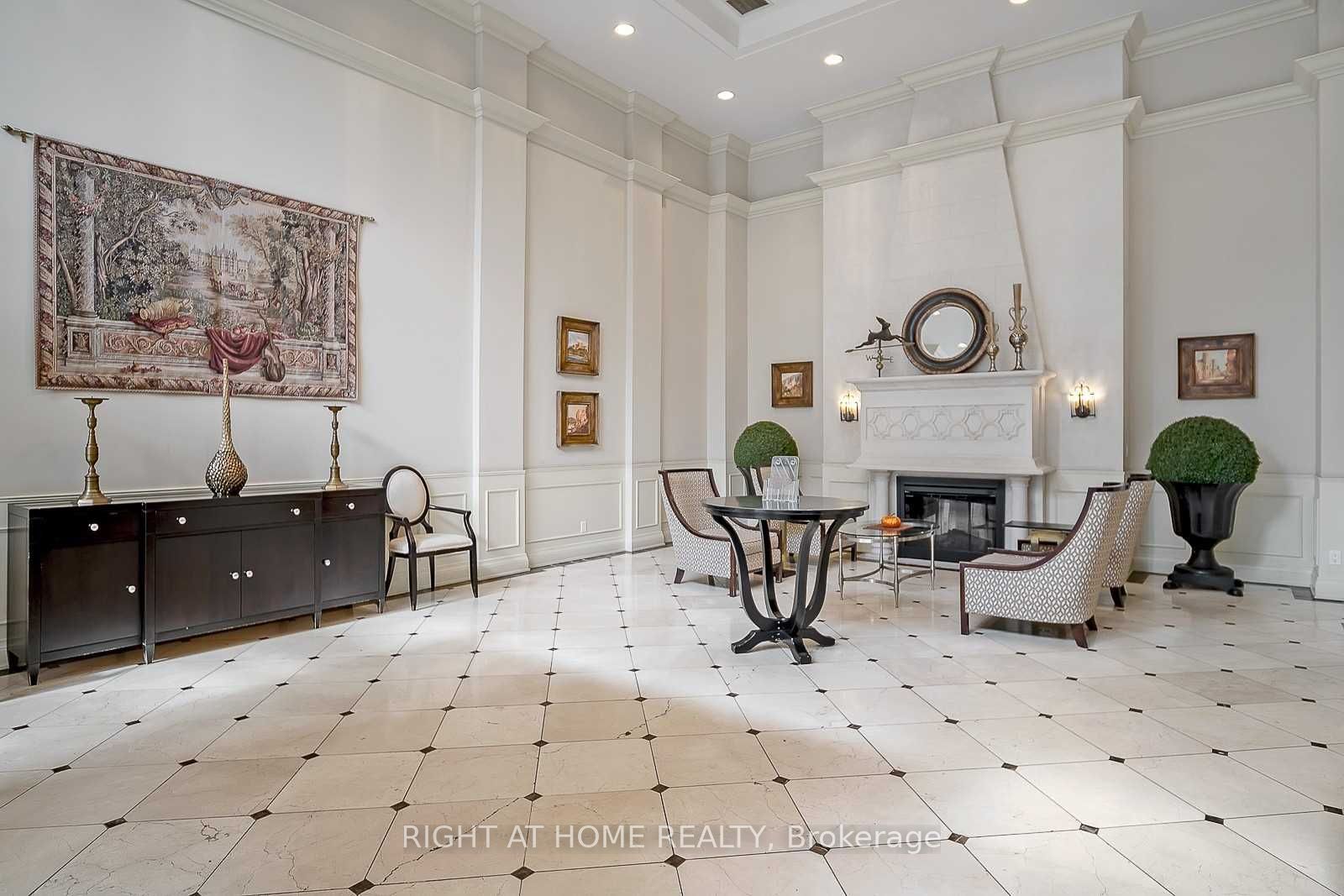 350 Red Maple Road 217