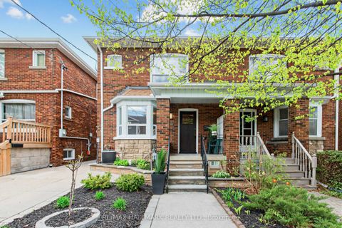 34 Springdale Boulevard Toronto ON M4J 1W5