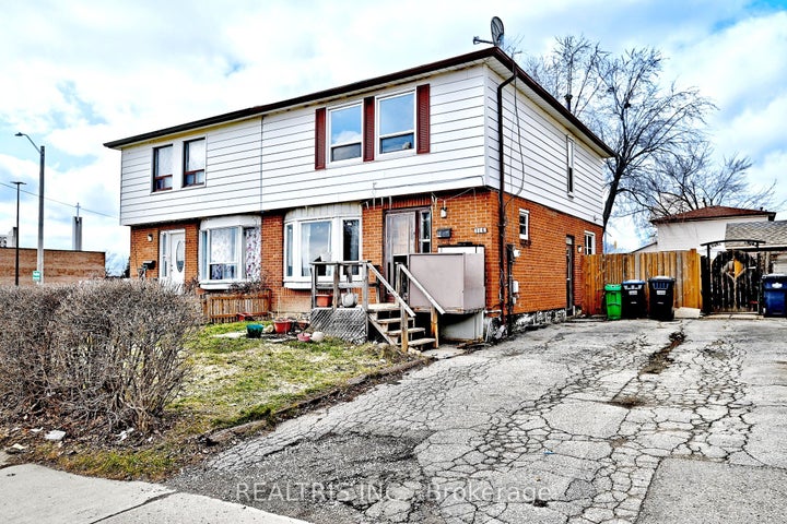 Photo 1 of 33 — 116 Sutherland Avenue, Brampton, ON L6V 2H7