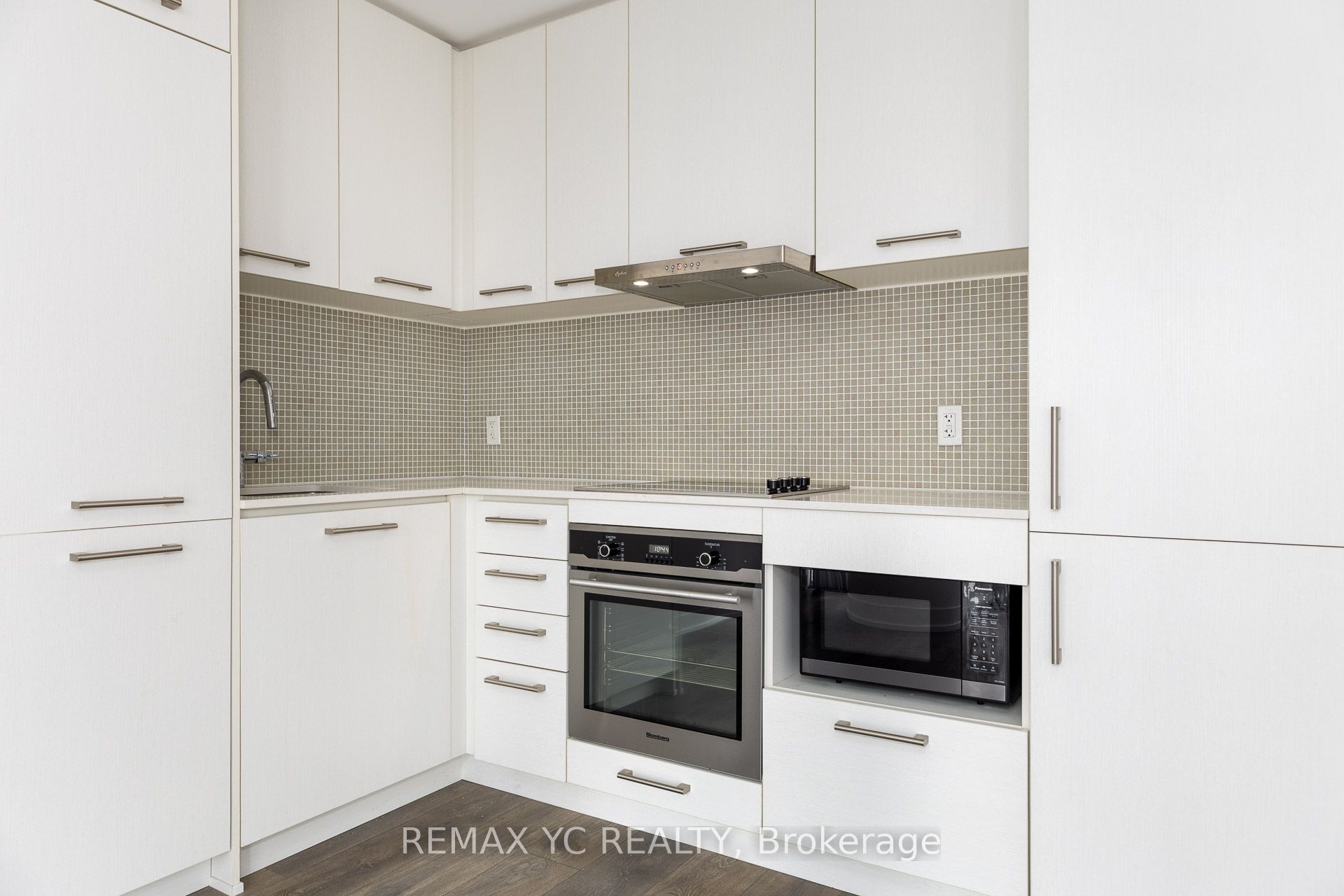 87 Peter Street 3508