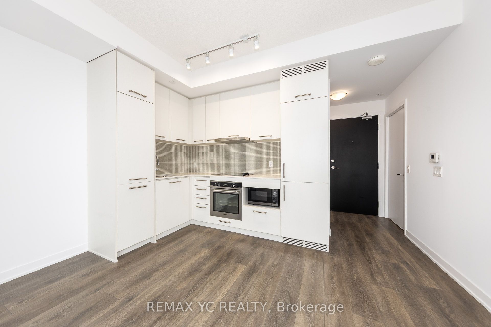 87 Peter Street 3508
