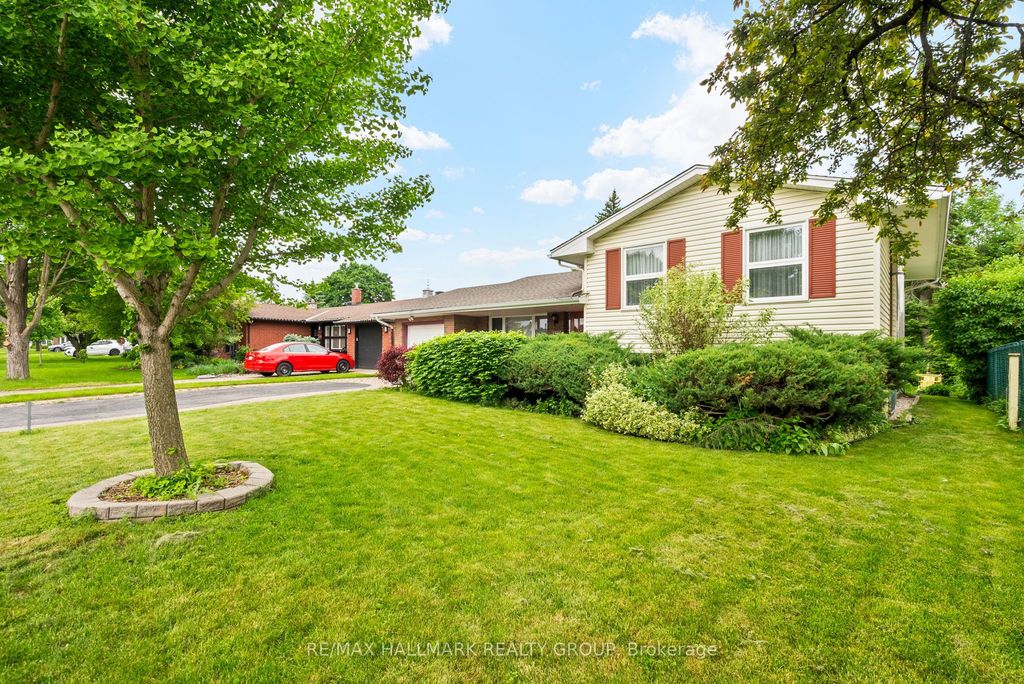 Photo of 2143 Hubbard Crescent, Beacon Hill North - South and Area, ON K1J 6L3 (MLS # X12632230)