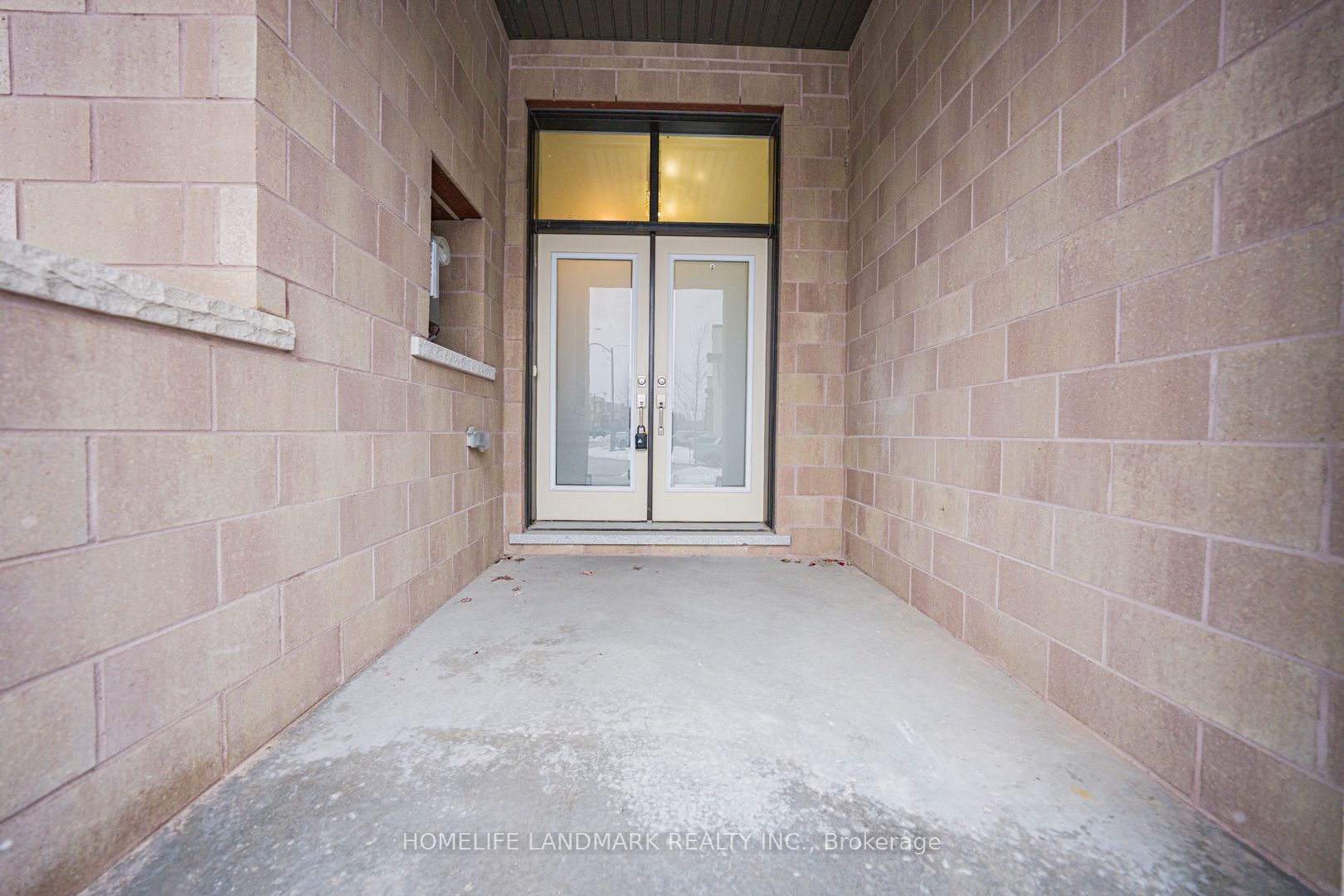 62 Helliwell Crescent