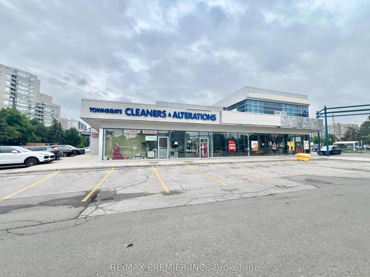 Photo 1 of 2 — 7077 Bathurst Street 7, Vaughan, ON L4J 2J6