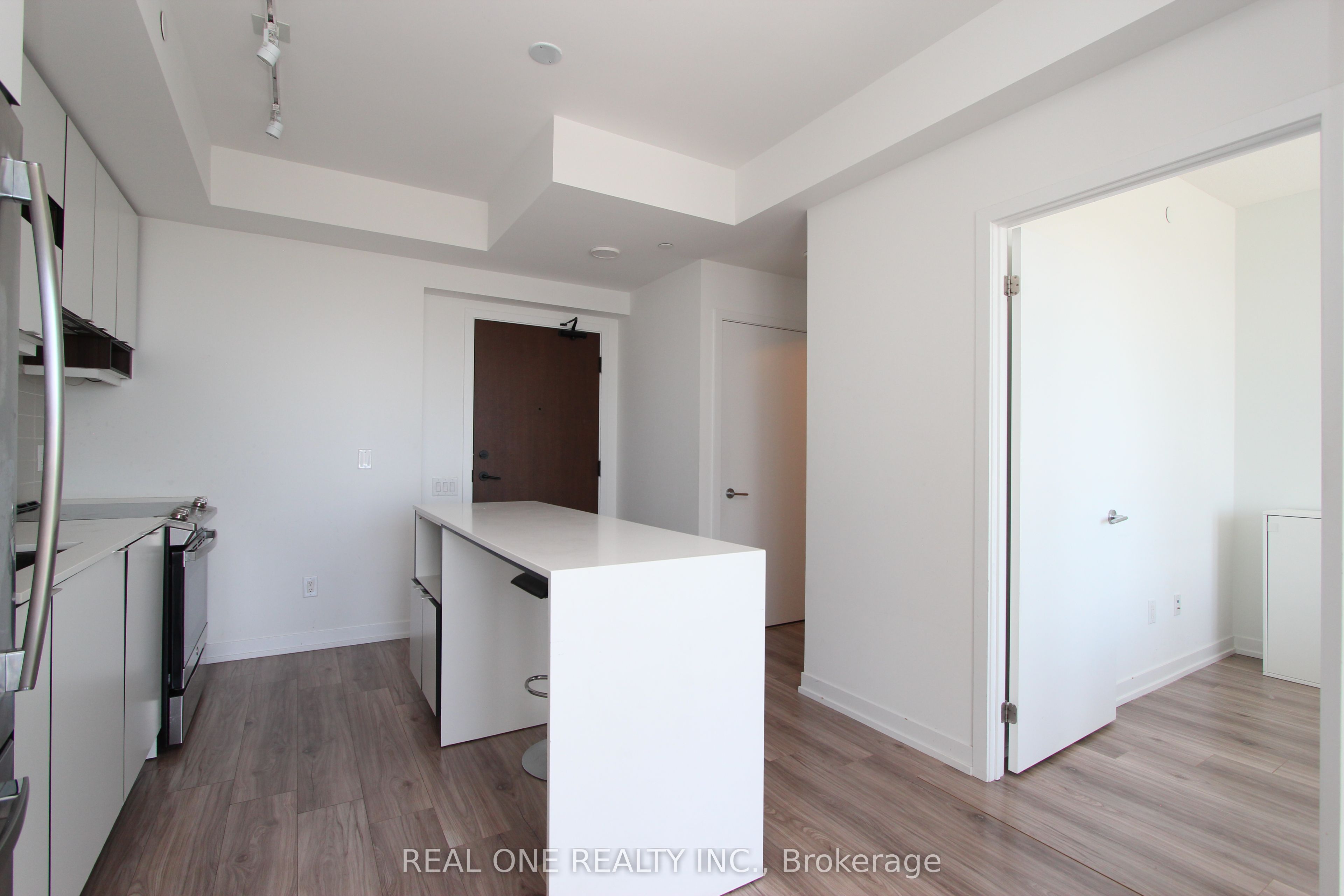 4065 Confederation Parkway 3809