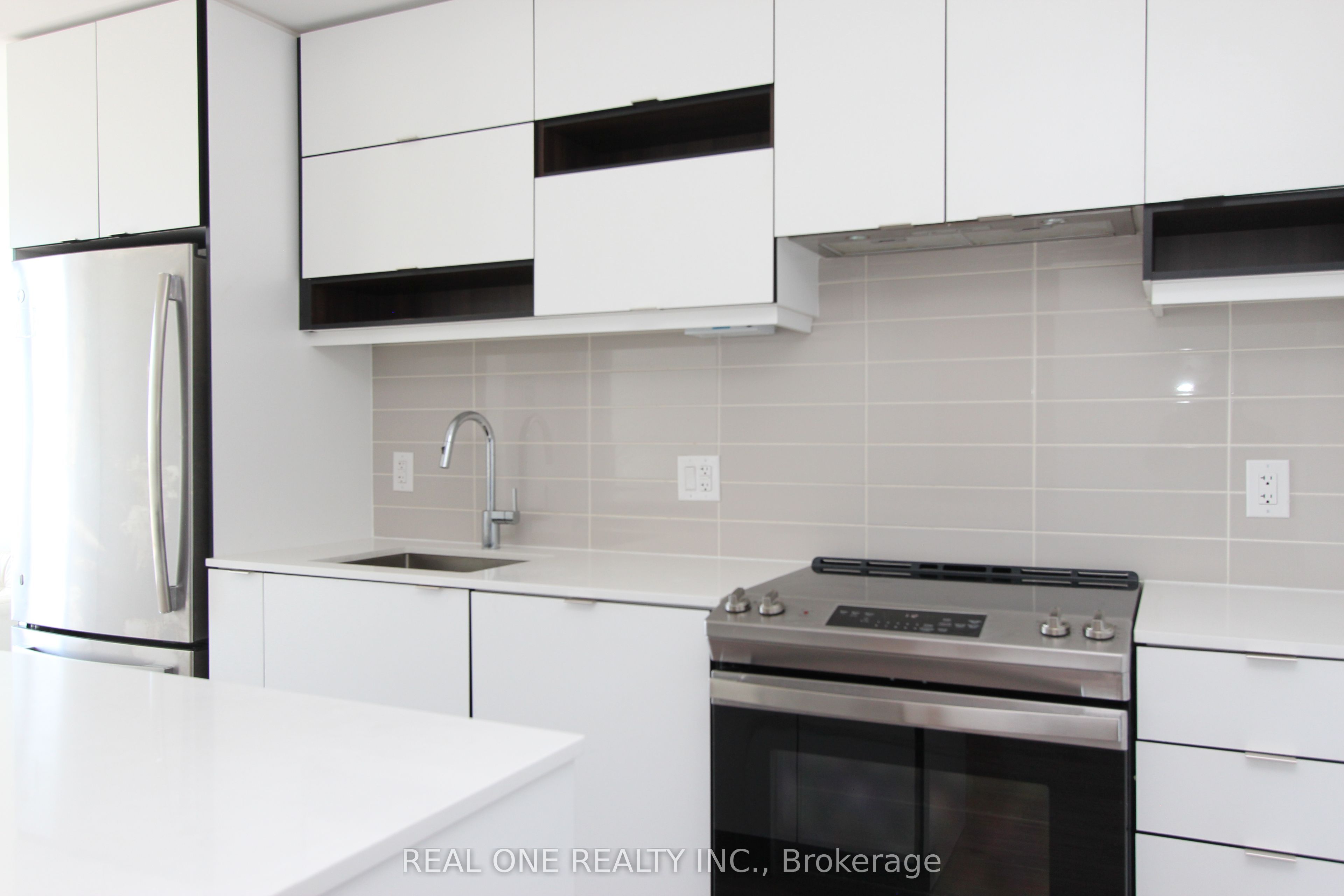 4065 Confederation Parkway 3809