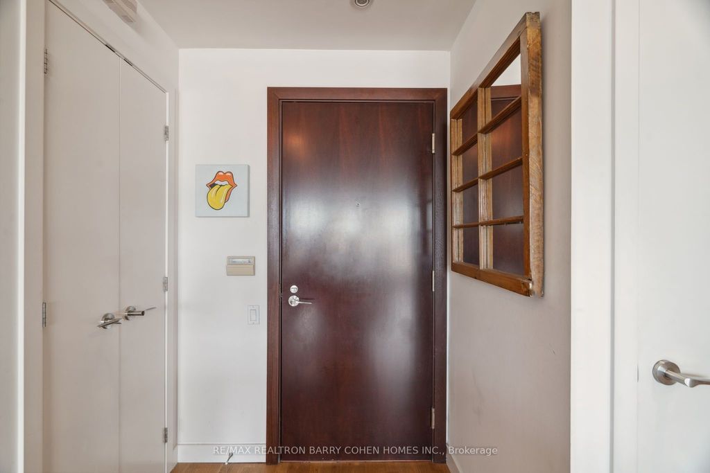 Photo of 75 Portland Street #911, Toronto, ON M5V 2M9 (MLS # C12380167)