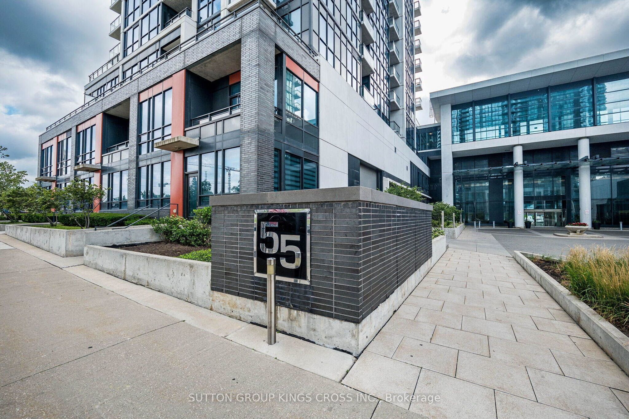 55 Eglinton Avenue W 904