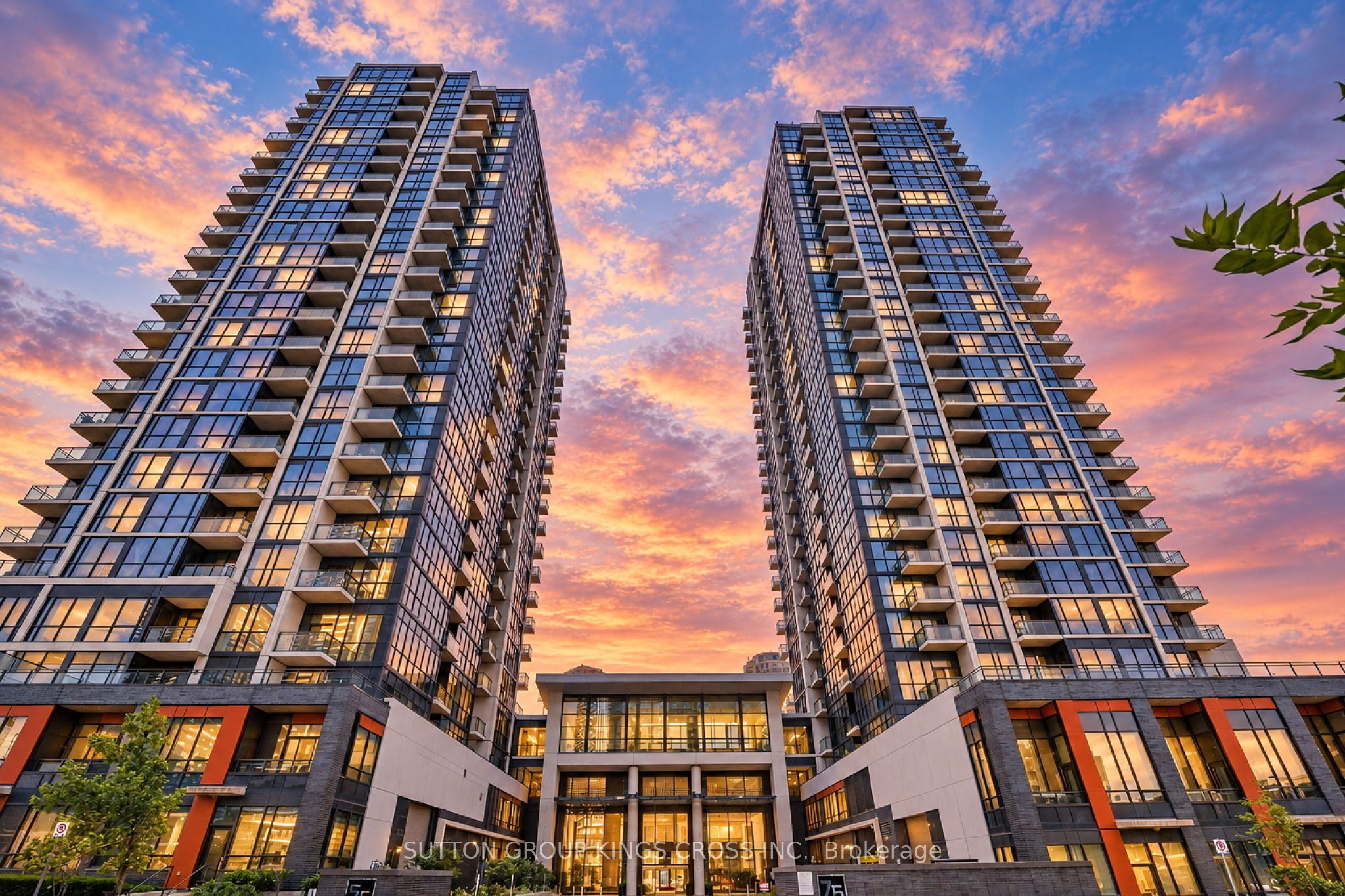 55 Eglinton Avenue W 904
