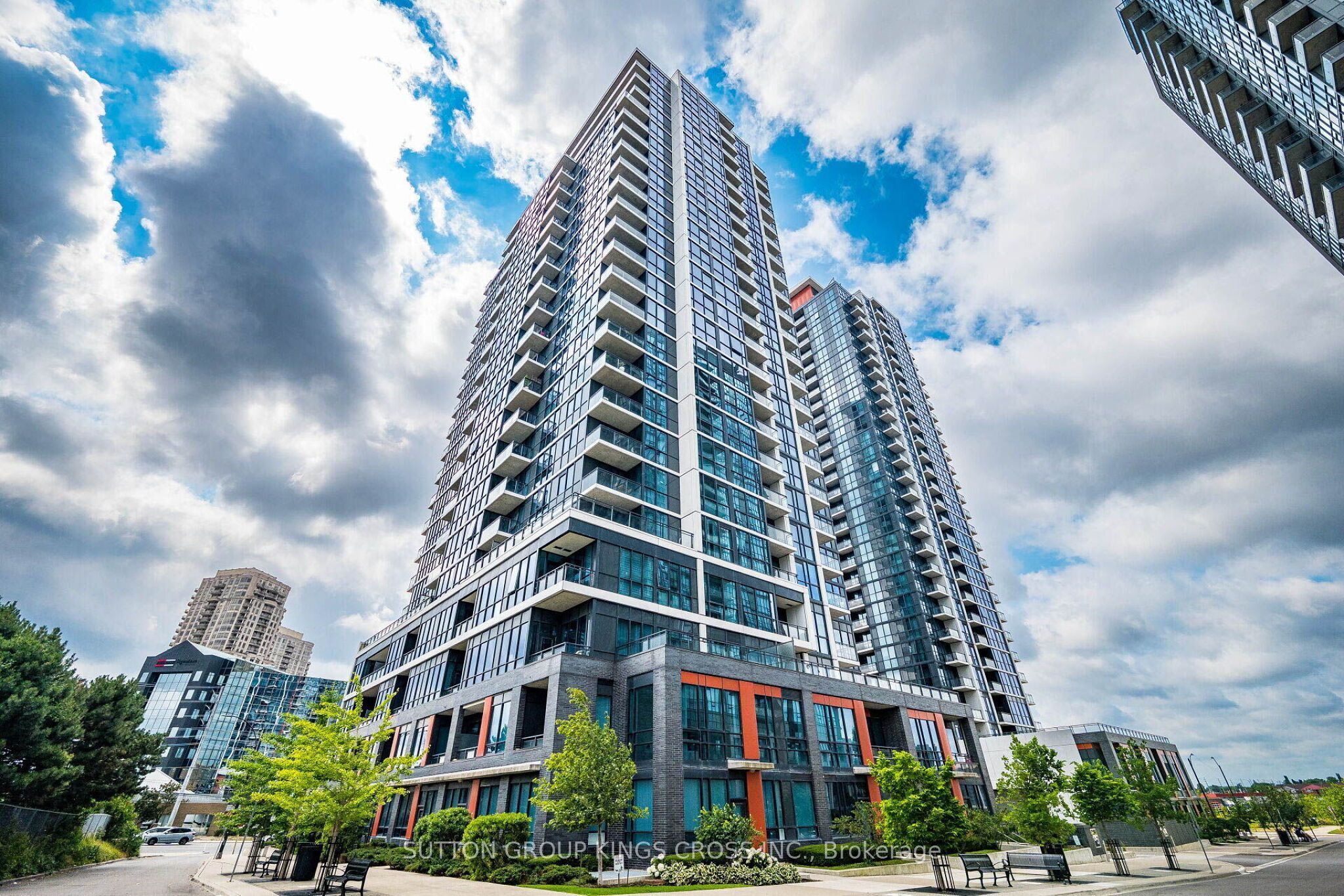 55 Eglinton Avenue W 904