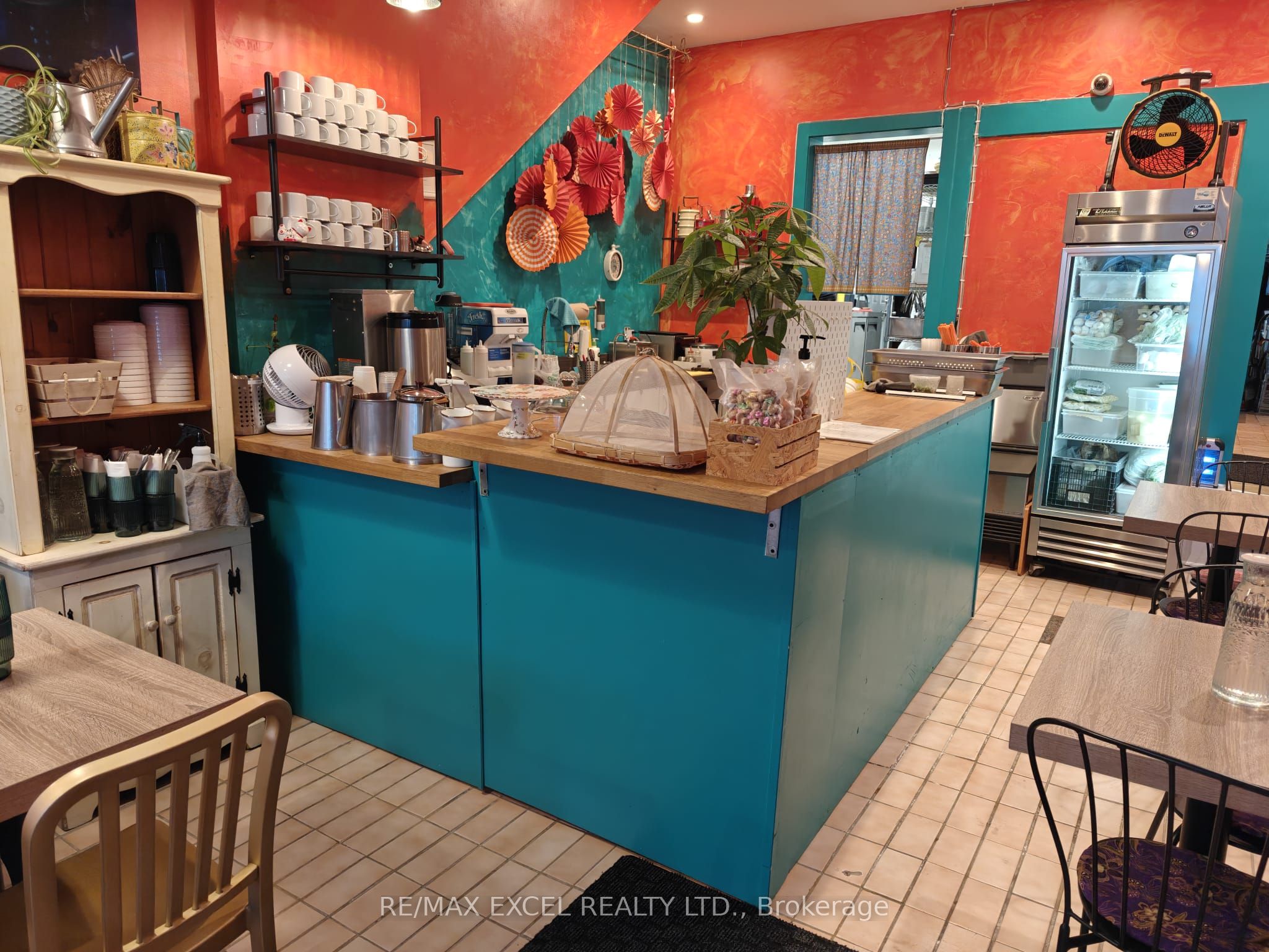 253 Gerrard Street E