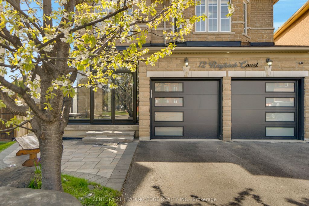 Photo of 12 Raybeck Court, Brampton, ON L6Y 0K1 (MLS # W13096686)